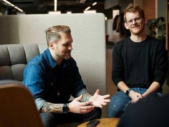 To mænd på arbejde